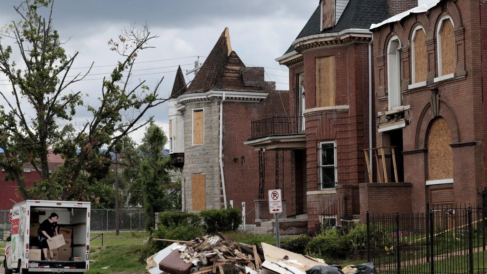 最新杏吧原创 seeks help housing tornado victims. It may need a lot of it.